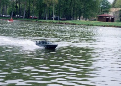 Elco0070 (Small).JPG (53.18 Kio) Consulté 3735 fois 31 cm3 9 kg, ça pousse dur