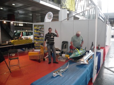 Pierre qui carbure à l'affligem et Téba au boulot