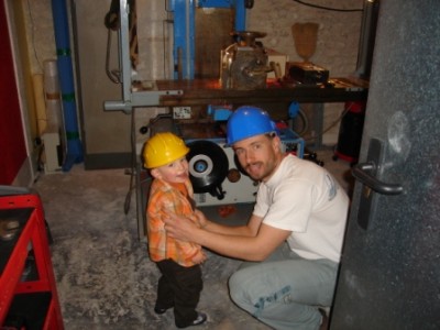 Mon fils est la pour m'aider!