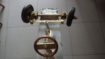 Mise en place du train avant, du volant et la colonne de direction