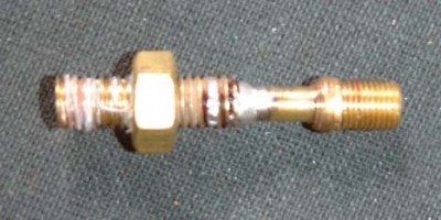 Valve de remplissage de la réserve d'air comprimé