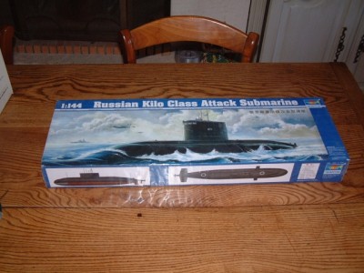 DSCF1617.JPG (272.49 Kio) Consulté 3782 fois La boîte de la maquette Trumpeter : Russian Kilo Class Attack Submarine au 1/144 : Long 511mm Largeur 96mm Hauteur 147mm contenant 53 pièces plastiques à assembler