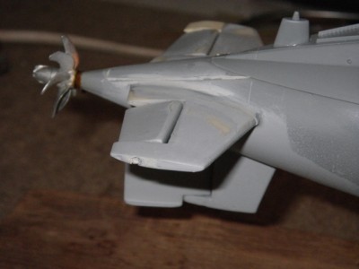 IMGP0989.JPG (259.97 Kio) Consulté 2677 fois Détail de l'arrière, une petite opération chirurgicale a laissé des cicatrices masquées pas un bon masticage ponçage