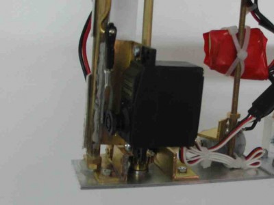 Exemple de tringlerie courte de servo