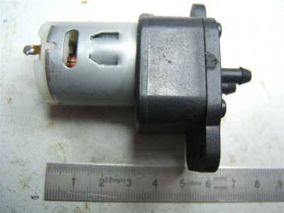 DSCF0033 (Large).JPG (82.64 Kio) Consulté 2794 fois pompe 12 v reversible