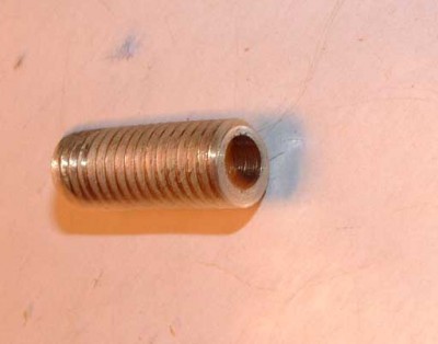 passecoque002.jpg (25.75 Kio) Consulté 4023 fois tige filetée laiton percée
